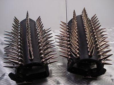 LEATHER SPIKED MEDIUM GAUNTLET.BLACK METAL...(MDLG0032).....MAYHEM