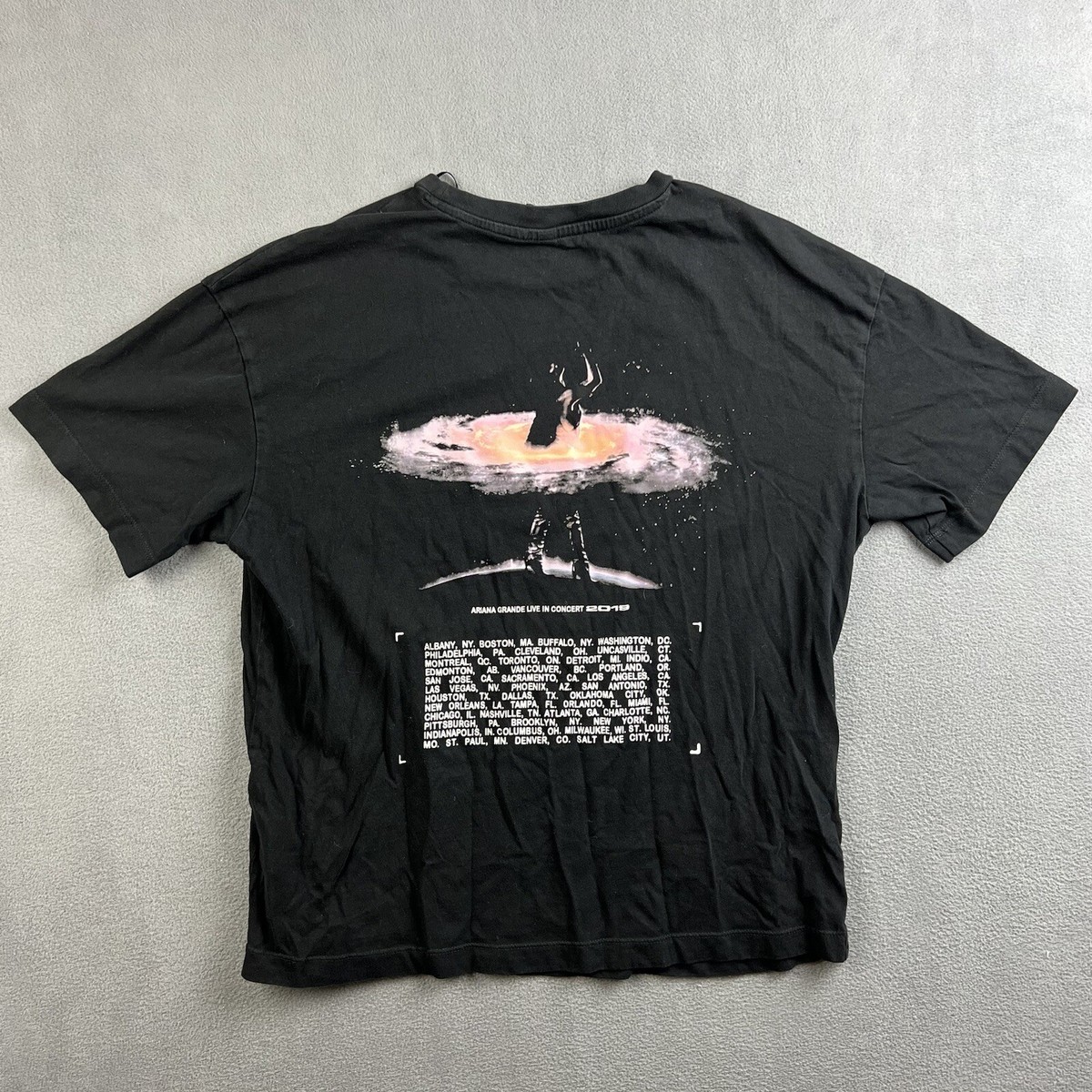 希少　アリアナ・グランデ　SWEETENER WORLD TOUR TEE Ariana Grande Sweetener World Tour Shirt Adult Small Black