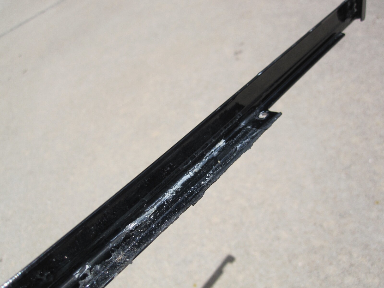 02-2010 LAMBORGHINI MURCIELAGO LEFT DOOR GLASS UPPER TRIM CHANEL RUN MOLDING 