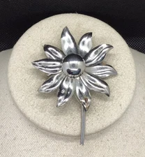Vintage Silver Tone Costume Large Floral Pin A104