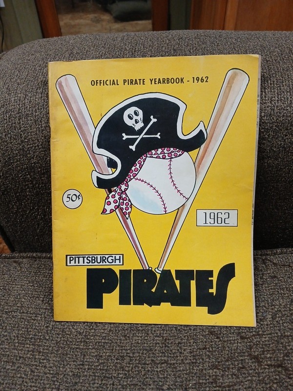 1962 PITTSBURGH PIRATES OFFICIAL YEARBOOK MLB BASEBALL PROGRAM