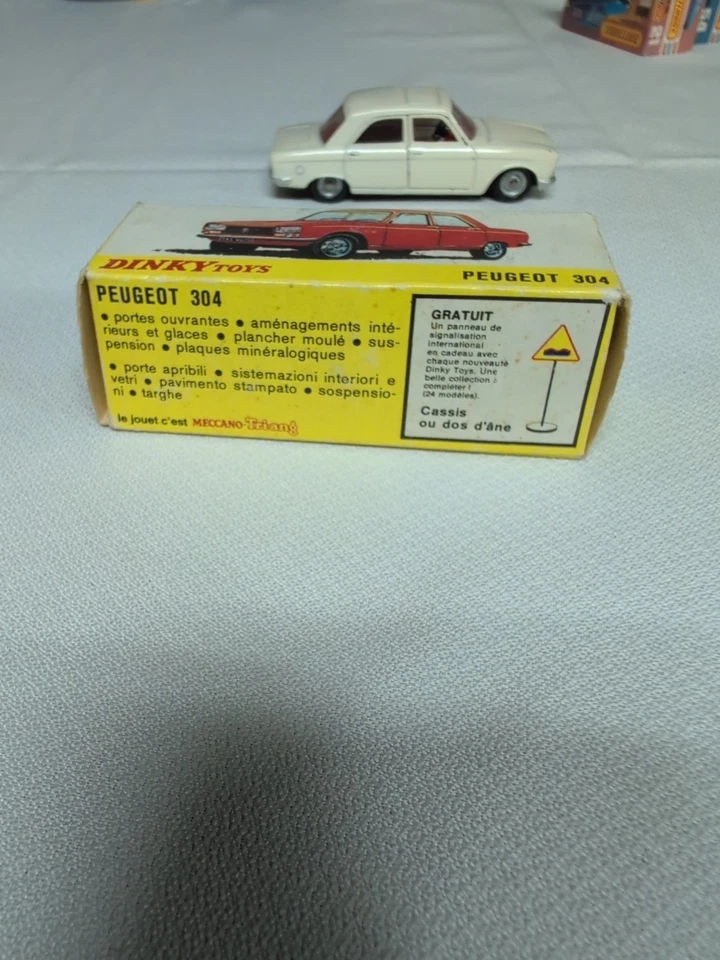 Dinky Toys Peugeot 304 Ref 1428 Foto 4 de 4