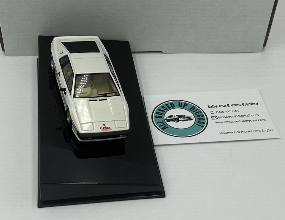 1:43 LOTUS ESPRIT TURBO PEARL WHITE AUTOART - Image 3 of 4