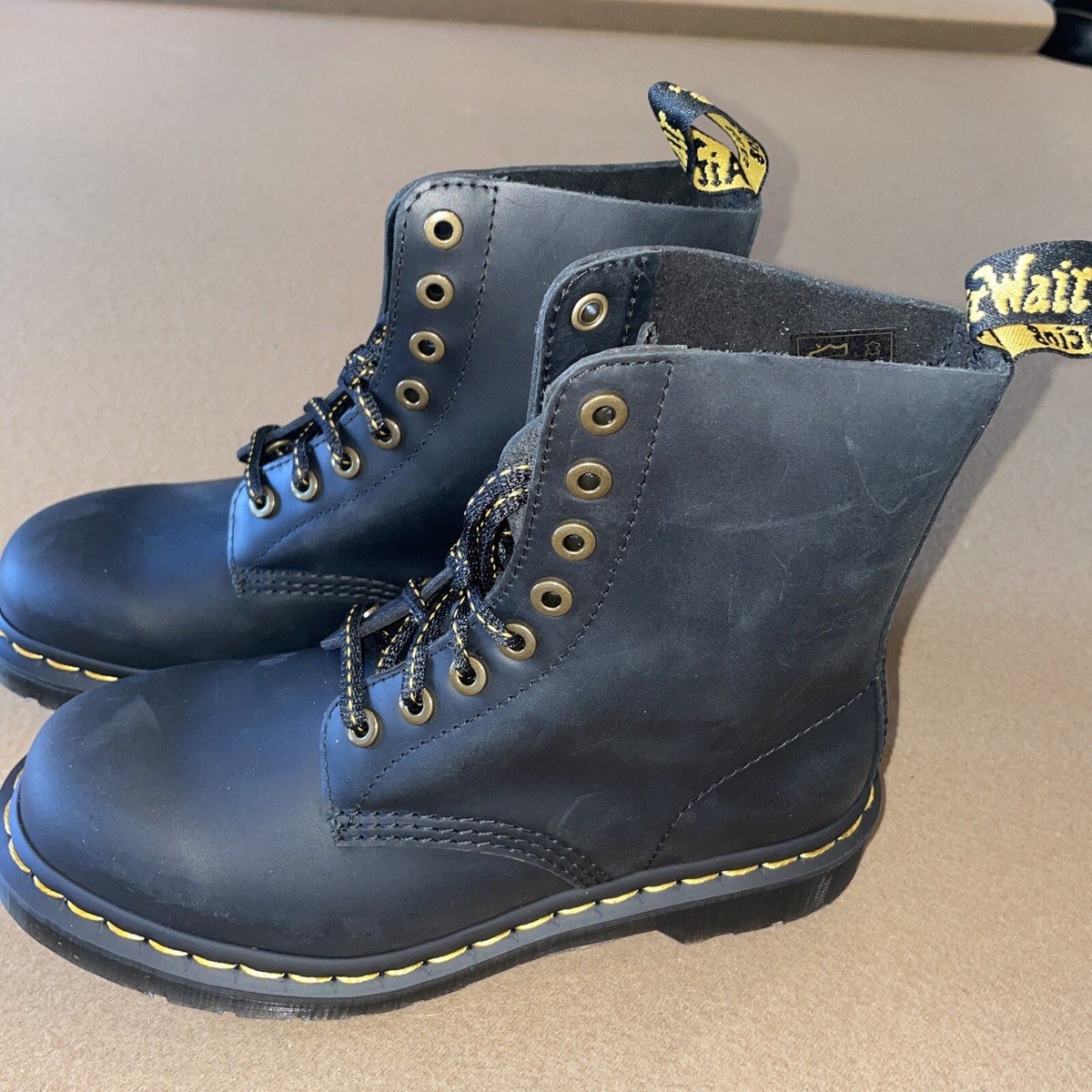 Martens Men's 1460 Pascal Lace Up Leather Boots Black L6/M5