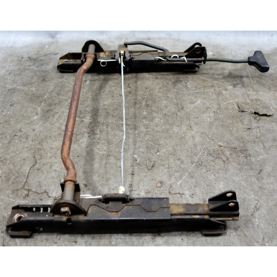 BMW E30 1984-1985 serie 3 sedán cupé riel de asiento de pasajero delantero derecho OEM Foto 4 de 4