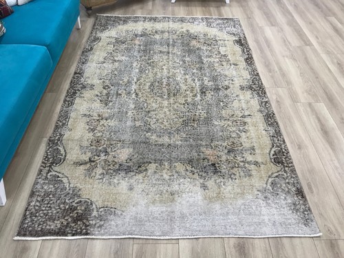 Turkish rug, Worn rug, Area rug, Bohemian rug, Vintage rug, 5.4 x 8.5 ft, Carpe - Picture 3 of 10