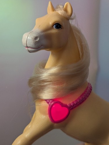 Fisher Price Loving Family Madre Caballo Polvo Blanco Tostado Sonidos e Iluminación FUNCIONA - Imagen 2 de 8