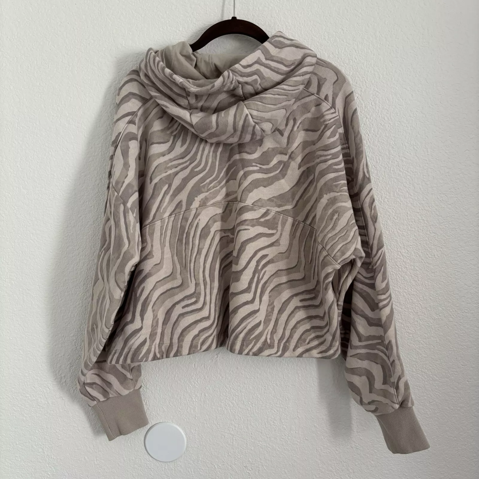 sweaty-betty zebra print essentials cropped hoodie