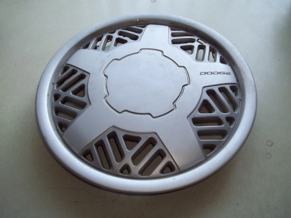 91 92 Dodge Spirit Hubcap Rim Wheel Cover Hub Cap 14" OEM USED 480 - Image 2 of 4