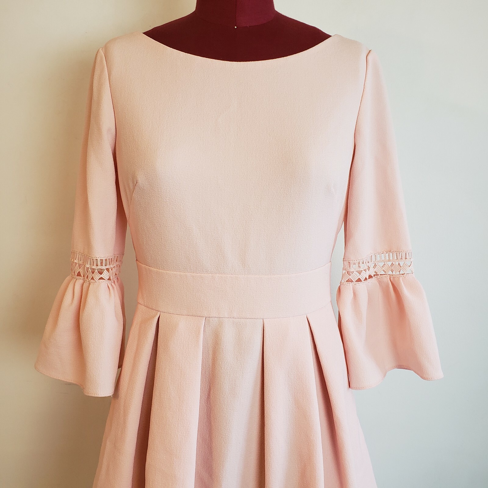 Eliza J Dress 6 Pink Crepe Boat Neck Bell Sleeve Shor… Gem