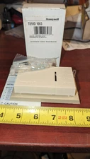 HONEYWELL T810D-1003 TEMPERATURE CONTROLLER