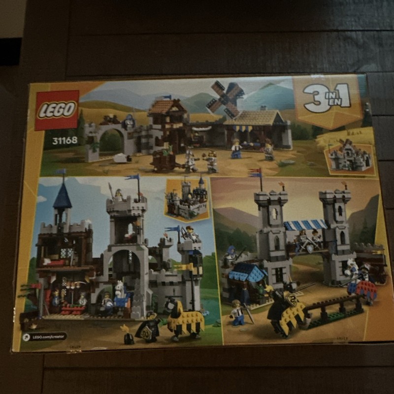 LEGO Creator 31168 Medieval Horse Knight Castle 3-in-1 Set 1371pcs 9+