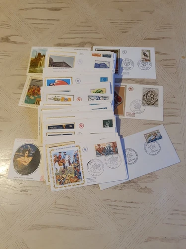 FRANCE  & COLONIES - 1970s-1980s COLLECTION OF 106 SILK FIRST DAY COVERS