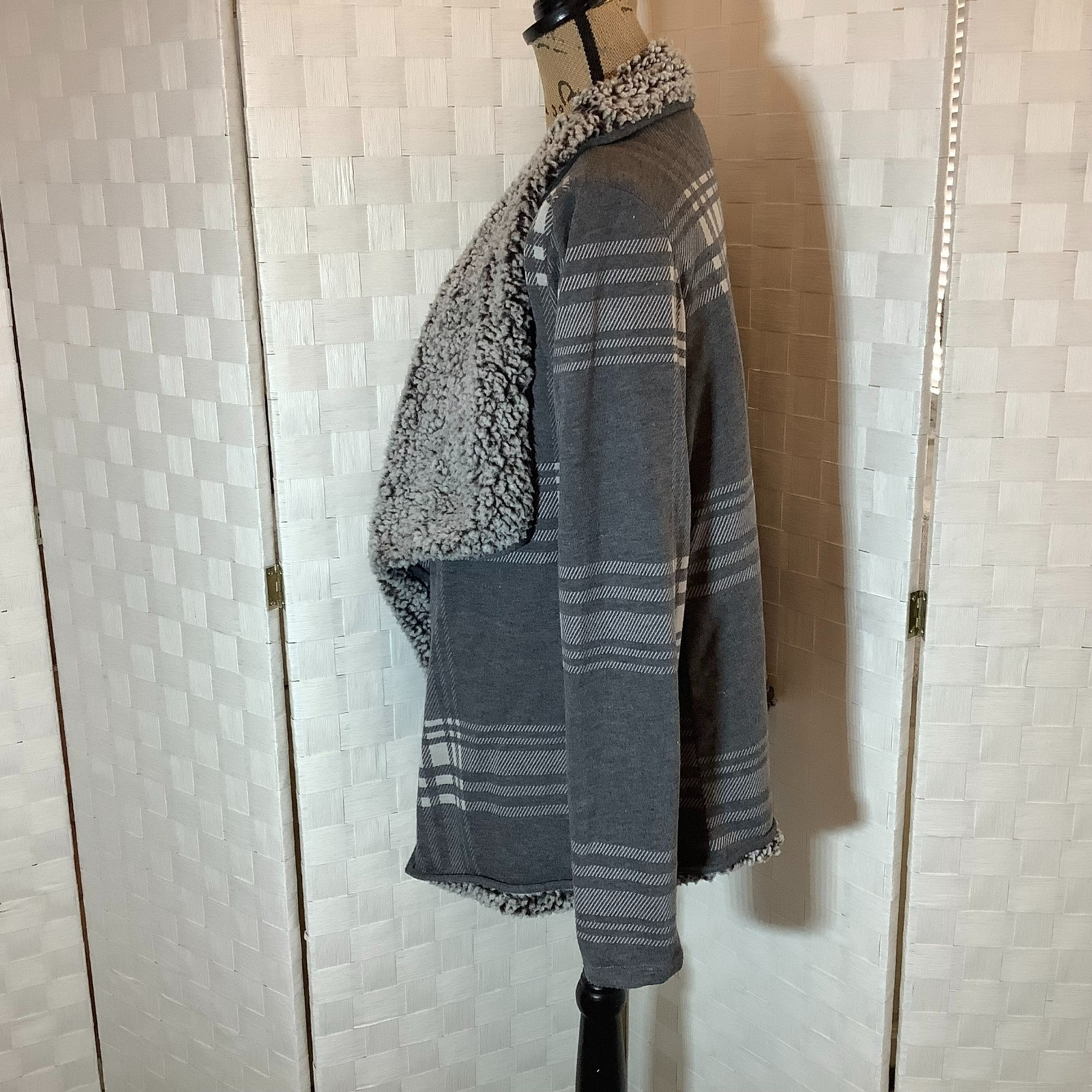 thread & supply gray lined jacket small sherpa fa… - image 2