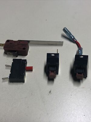GENUINE DYSON DC17 DC18 DC24 DC25 DC39 VACUUM HANDLE SWITCH - 910971-01 - USED