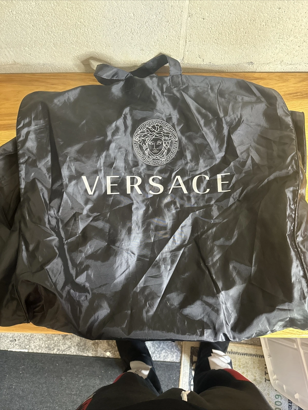 Versace giacca pieghevole nera borsa indumento per abito o vestiti