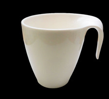 Kaffeebecher / Henkelbecher ca. 340 ml Flow  Villeroy & Boch Porzellan V & B