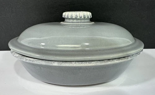 Mid Century Hull Pottery Flint Ridge Gray Drip 38 oz Oval Oven Casserole w/ Lid