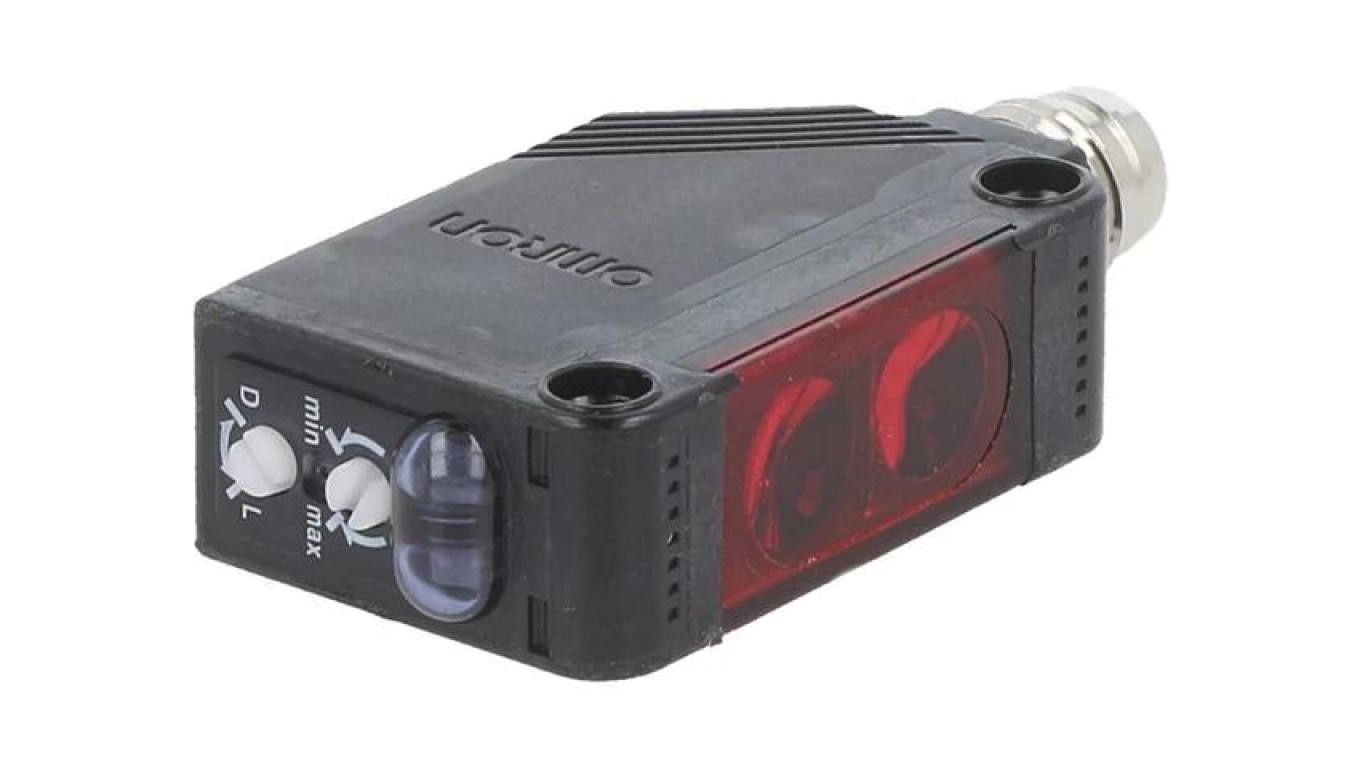 Photoelectric Sensor with 0.14m Range NPN E3Z-R66
