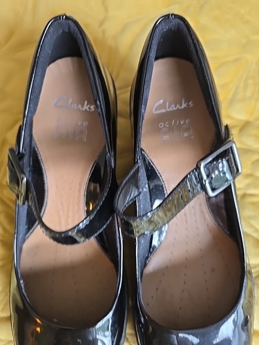 Clarks Leather Black Patent Shoes, Size 6 UK. - Picture 3 of 8