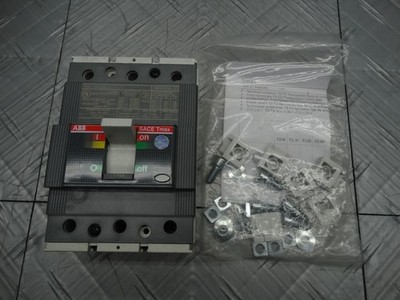 ABB SACE Tmax T3N 175 Amp 3 Pole 600V Circuit Breaker w/ Aux Switch T3N175TW