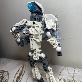 LEGO Bionicle Toa Metru Toa Nuju (8606) Complete Figure - No packaging