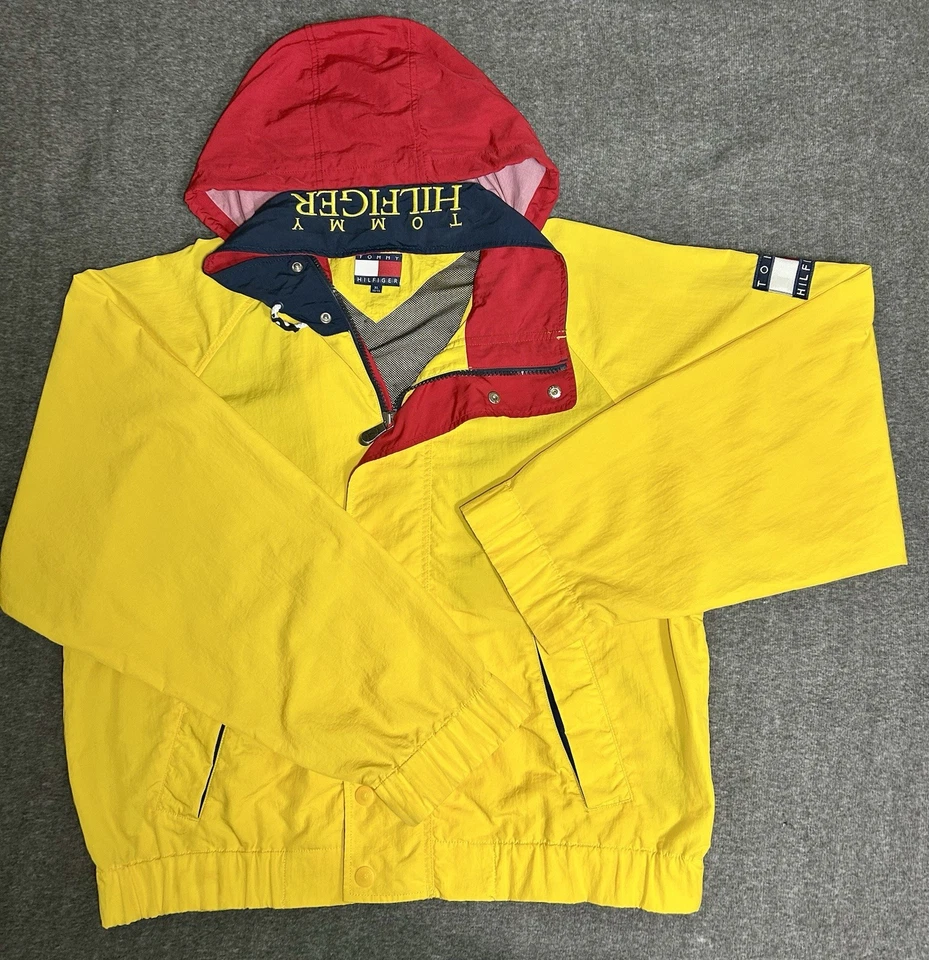 Chaqueta cortavientos vintage Tommy Hllfiger para hombre XL amarilla al aire libre abrigo con capucha Foto 2 de 4