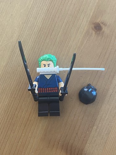 LEGO One Piece 75637 Buggy The Clown’s Circus Tent Minifigure - Roronoa Zoro - Picture 2 of 2