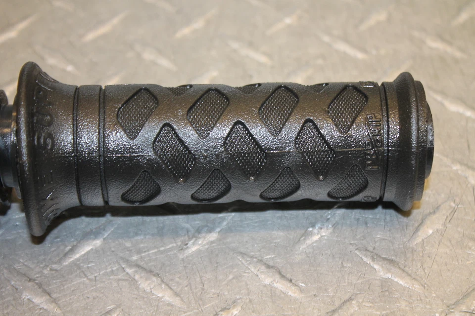 Punho de acelerador direito SUZUKI GSXR600 2006 - Imagem 2 de 4