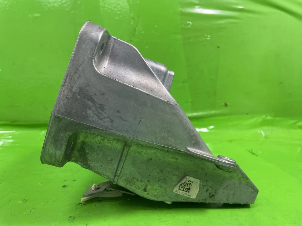 LAND ROVER DEFENDER L663 ENGINE MOUNT DRIVER 3.0 DIESEL KPLA6037BA 2020-2025 - Image 3 of 4