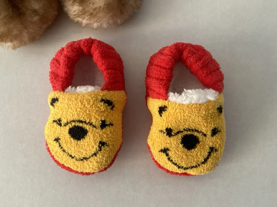 Classic Winnie the Pooh 0-6m. Baby Crib Shoes Booties Slip On Slippers Soft Sole - Image 2 of 4