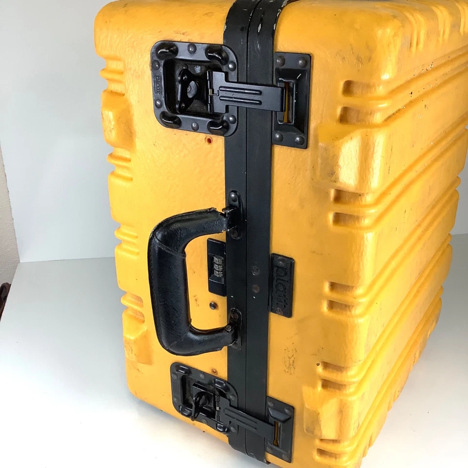 Platt Yellow Rolling Case w/Telescoping Handle & Combo Lock * Cameras Tools Etc - Image 2 of 4