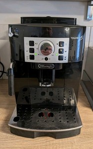De'Longhi Magnifica S ECAM Kaffeevollautomat - Schwarz