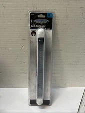 NEW in Package SHORELINE MARINE COOL WHITE 12V LED RAIL LIGHT SL91548 11.5"