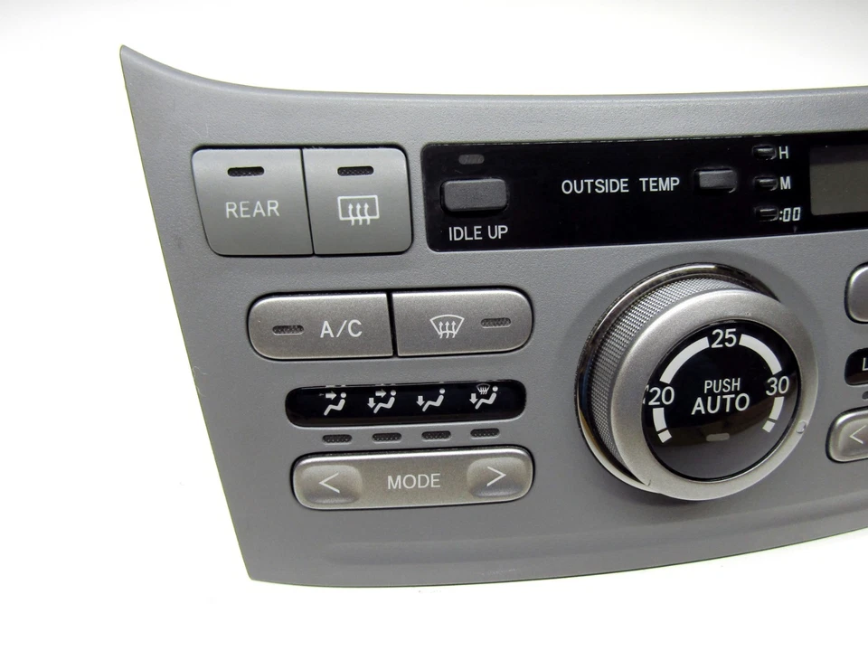 Toyota Noah Voxy AZR60 AZR65 A/C Heater Climate Control Panel Air Con Switch - Image 2 of 4