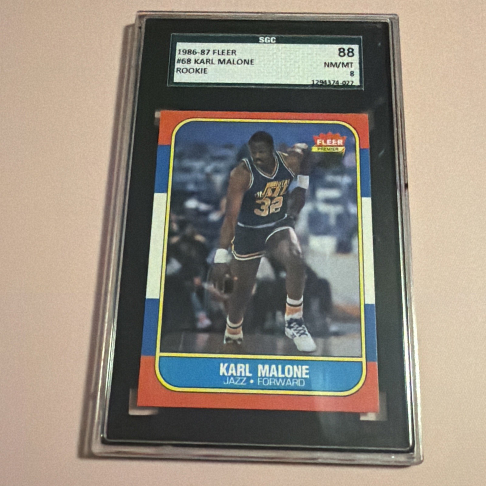 1986-87 Fleer #68 Karl Malone Rookie SGC 8