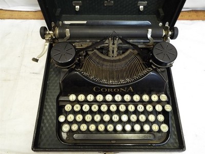 Clean Antique 1928 Smith Corona Four 4 Portable Typewriter w/ Case