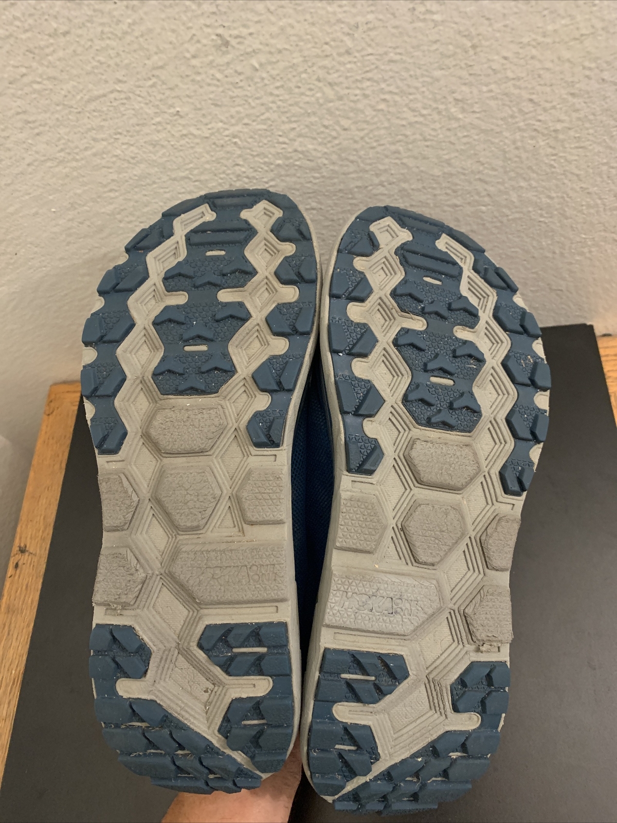 Hoka One One Challenger ATR 4 Men's Size 10.5 Running Shoes image 5