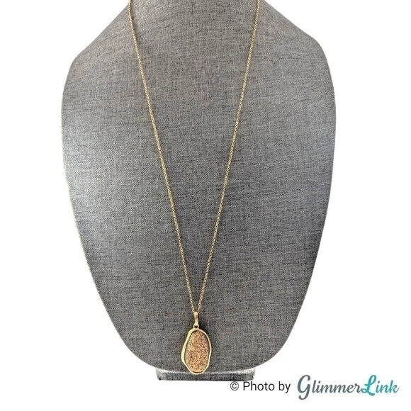 Collar colgante largo chapado en oro Druzy de Marcia Moran Foto 4 de 4