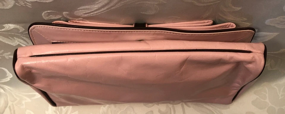 Bolso de Mano Steve Madden, Cuero Rosa y Marrón, Dije Bolso con Lazo, Llavero, Etiqueta Foto 4 de 4
