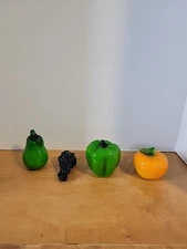 VTG Art Glass Fruits And Vegetables.