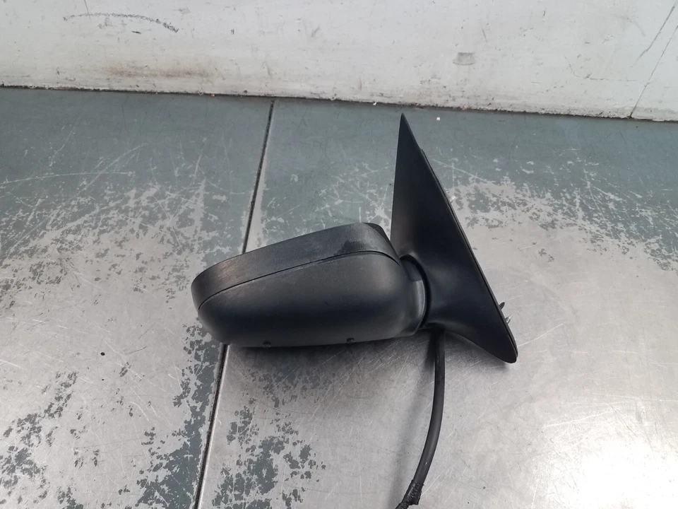 2005 Grand Marquis / Crown Vic Vic Victoria 右乘客侧镜 #9031 G3 — 第 3/4 张图片