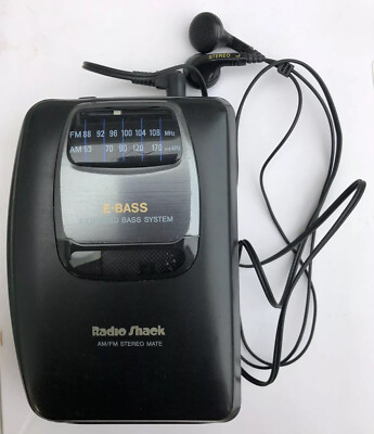 Radio Shack SCP-57 Sport AM/FM Radio And Portable Cassette Player w/Earbuds