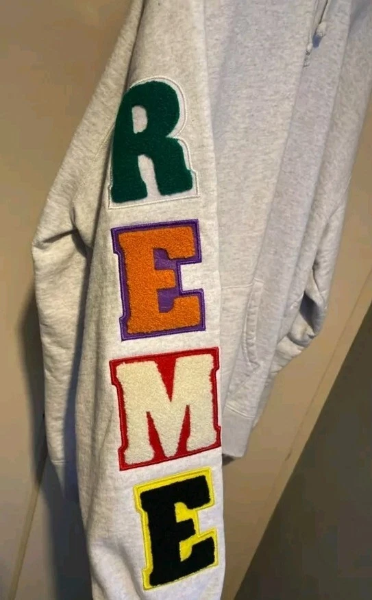 Felpa con cappuccio SS22 Supreme Team in ciniglia taglia M media grigio cenere