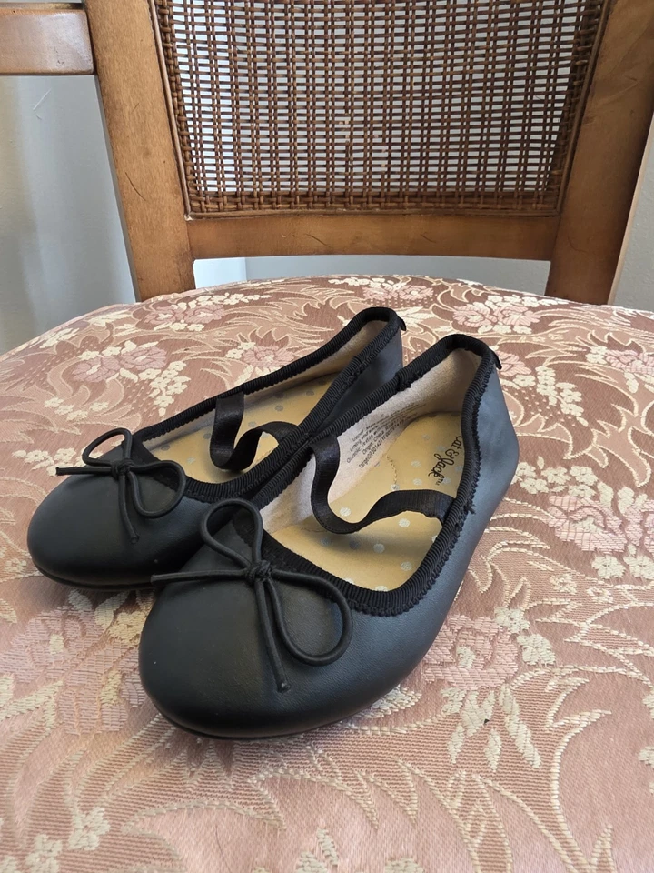 Cat & Jack 学步女孩 7 黑色蝴蝶结芭蕾平底正装鞋 — 第 2/4 张图片