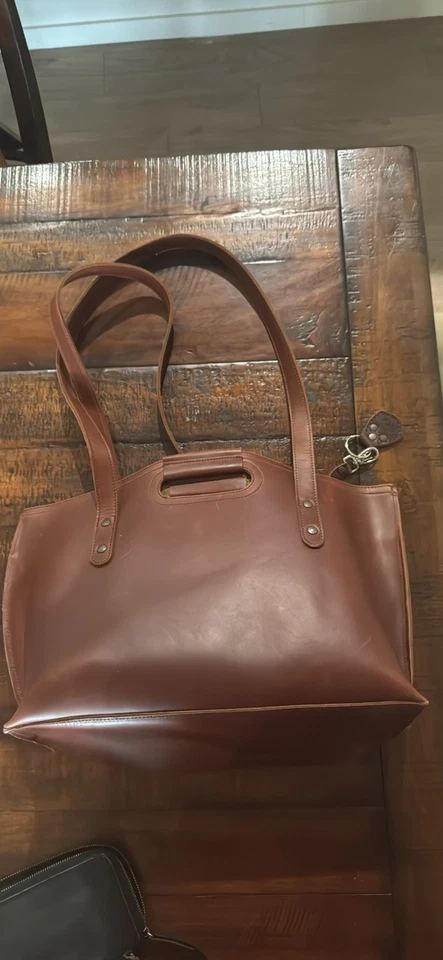 "Bolso de mano de cuero urbano Saddleback - castaño | nuevo, grano completo, se adapta a computadora portátil de 16""" Foto 3 de 4