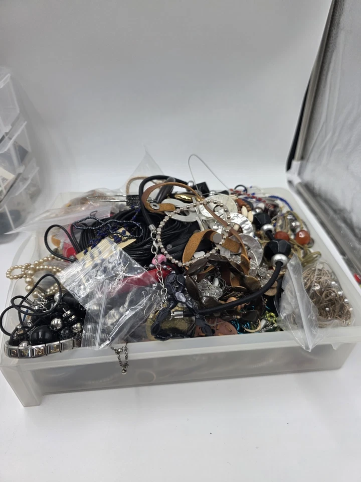 Huge Mixed Costume Jewelry Lot - Image 1 of 4