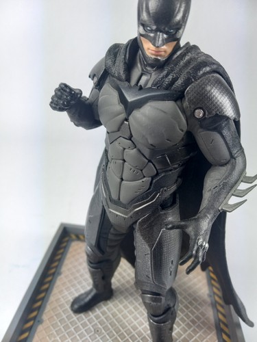 2017 Injustice 2 The Versus Collection Batman Only Statue 11" No Brainiac - Picture 6 of 12
