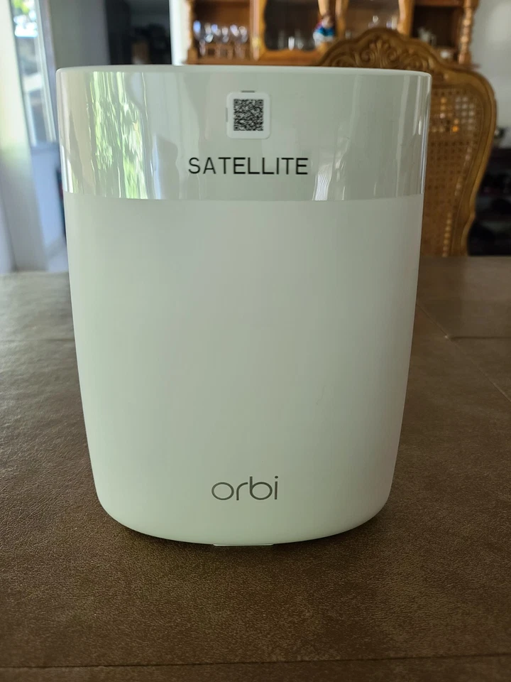NETGEAR Orbi RBS50v2 AC3000 Satellite WiFi Extender ~ Very Good Condition - Image 2 of 4