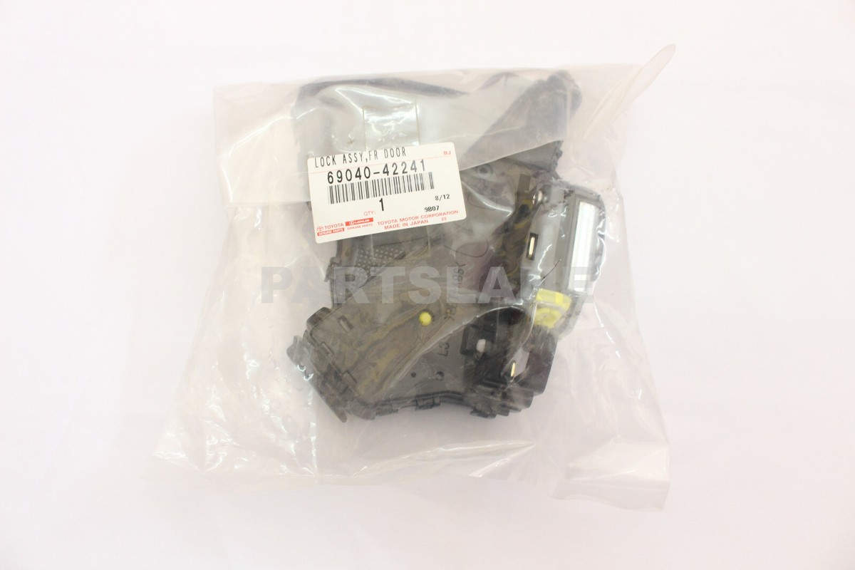 Toyota Land Cruiser RAV4 Lexus CT200h OEM Left Front Door Lock